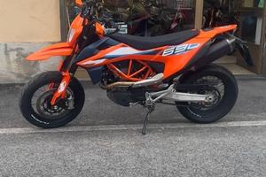 MOTARD KTM 690 SMC R DEPO