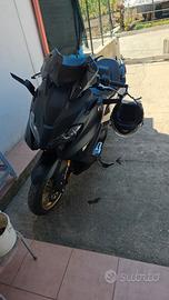 Tmax 560 tech max 2023