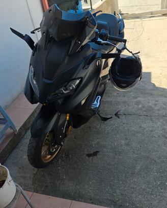 Tmax 560 tech max 2023