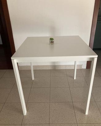 Tavolo quadrato