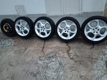 Cerchi in lega + stereo Alfa Romeo