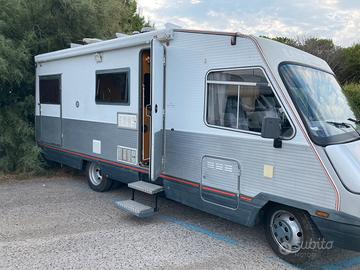 Motorhome laika ampio garage per moto
