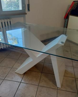 Tavolo in vetro