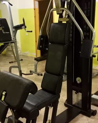 attrezzi da palestra usati