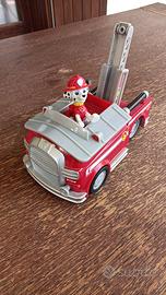 macchina paw patrol con personaggio