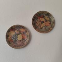 Piatti dipinti da parete