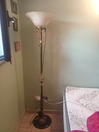 lampada con base in marmo 
