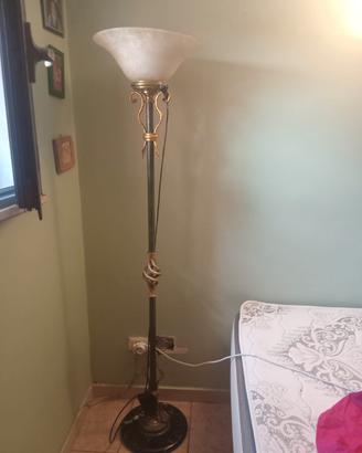 lampada con base in marmo 