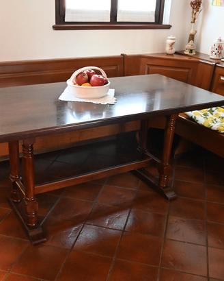 TAVOLO E CASSAPANCA IN LEGNO NOCE MASSICCIO