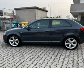 Audi a3 1.6 tdi 90 cv sportline