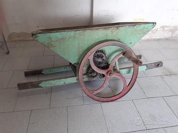 Pigiatrice uva antica in legno