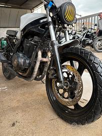 Moto cafe racer