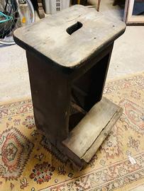 Inginocchiatoio da altare in noce vi