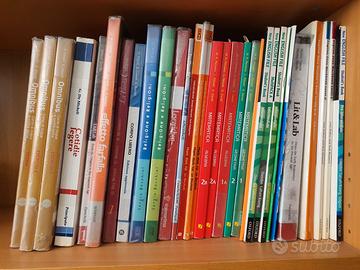 Libri di scuola media-superiore usati