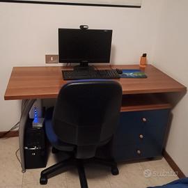 Scrivania con mobiletto a 3 cassetti 