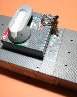 INTERRUTTORE MAGNETOTERMICO TMax ABB 4X250A