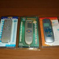N. 5 telecomandi universali per apparati retro