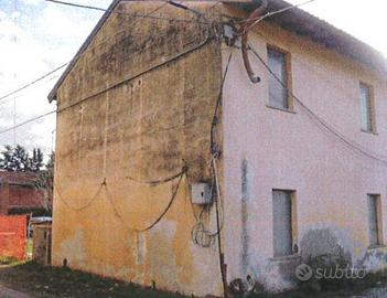 Immobile in asta di 177 m² con 3 locali e box auto