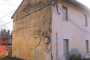 Immobile in asta di 177 m² con 3 locali e box auto
