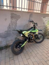 Vendò pit bike 140