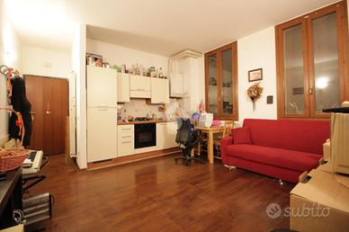 MONOLOCALE A BOLOGNA