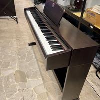 YAMAHA CLP-320 ROSEWOOD