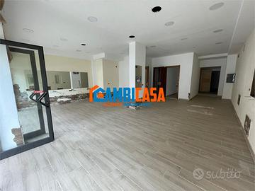 Via Principe di Paternò - Negozio di 130 mq 2 luci
