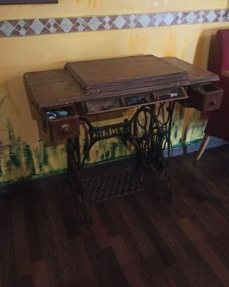 MOBILI ARTE POVERA ANTICHI