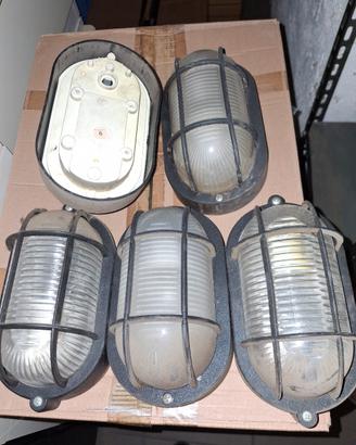 Lampade applique nere per garage o esterno 