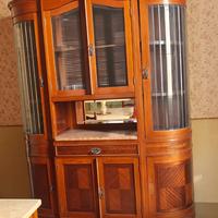 Credenza in noce, stile liberty