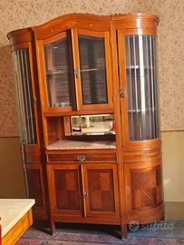 Credenza in noce, stile liberty