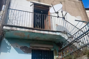 fabbricato da ristrutturare in Santa Maria a Vico 