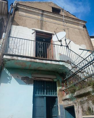 fabbricato da ristrutturare in Santa Maria a Vico 