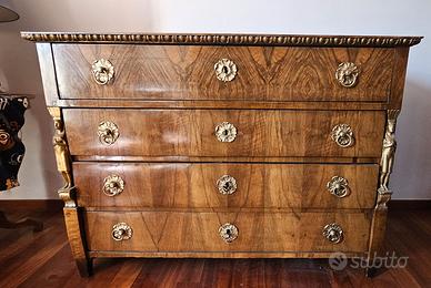 Cassettone Impero in noce e radica con cariatidi