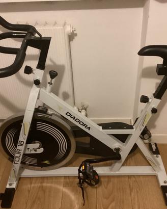 BICI SPINNING INDOOR DIADORA TOUR 18