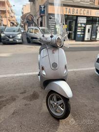 Piaggio Vespa LX 150