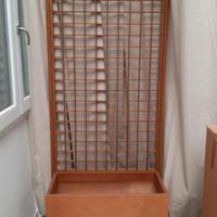 Fioriera da interno con reticolo pianta rampicante