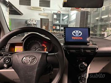 TOYOTA IQ SCHERMO CARTABLET ANDROID CON APPLE