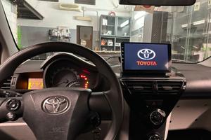 TOYOTA IQ SCHERMO CARTABLET ANDROID CON APPLE