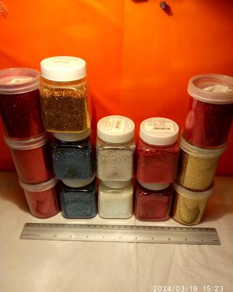 Glitter in barattoli e tubetti