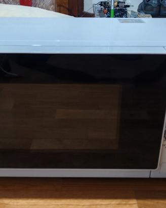 Forno a microonde ferrari