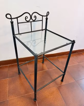 Comodino ferro battuto