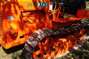 trattore fiat 25