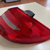 Faro posteriore destro mercedes B180