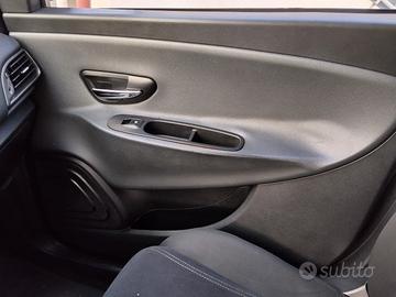 pannelli porta lancia Ypsilon 