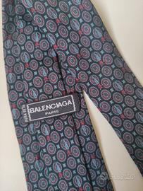Cravatta Balenciaga in pura seta casual chic