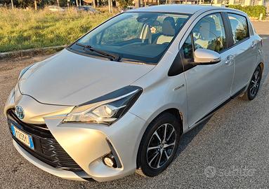 TOYOTA YARIS HYBRID IBRIDA 1.5 LOUNGE automatica