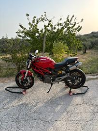 Ducati monster 696
