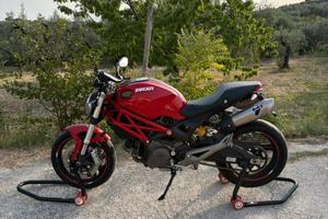 Ducati monster 696