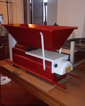 Pigiadiraspatrice elettrica 1HP Pari al nuovo